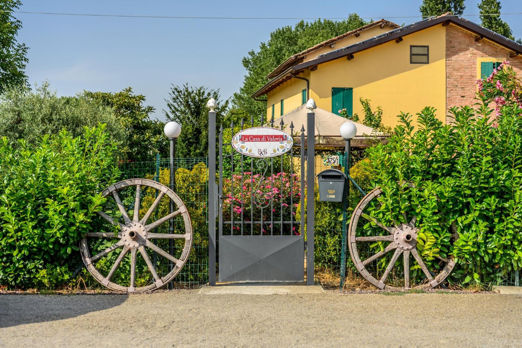 La Casa Di Valeria - Modena Bed and Breakfast Exteriör bild