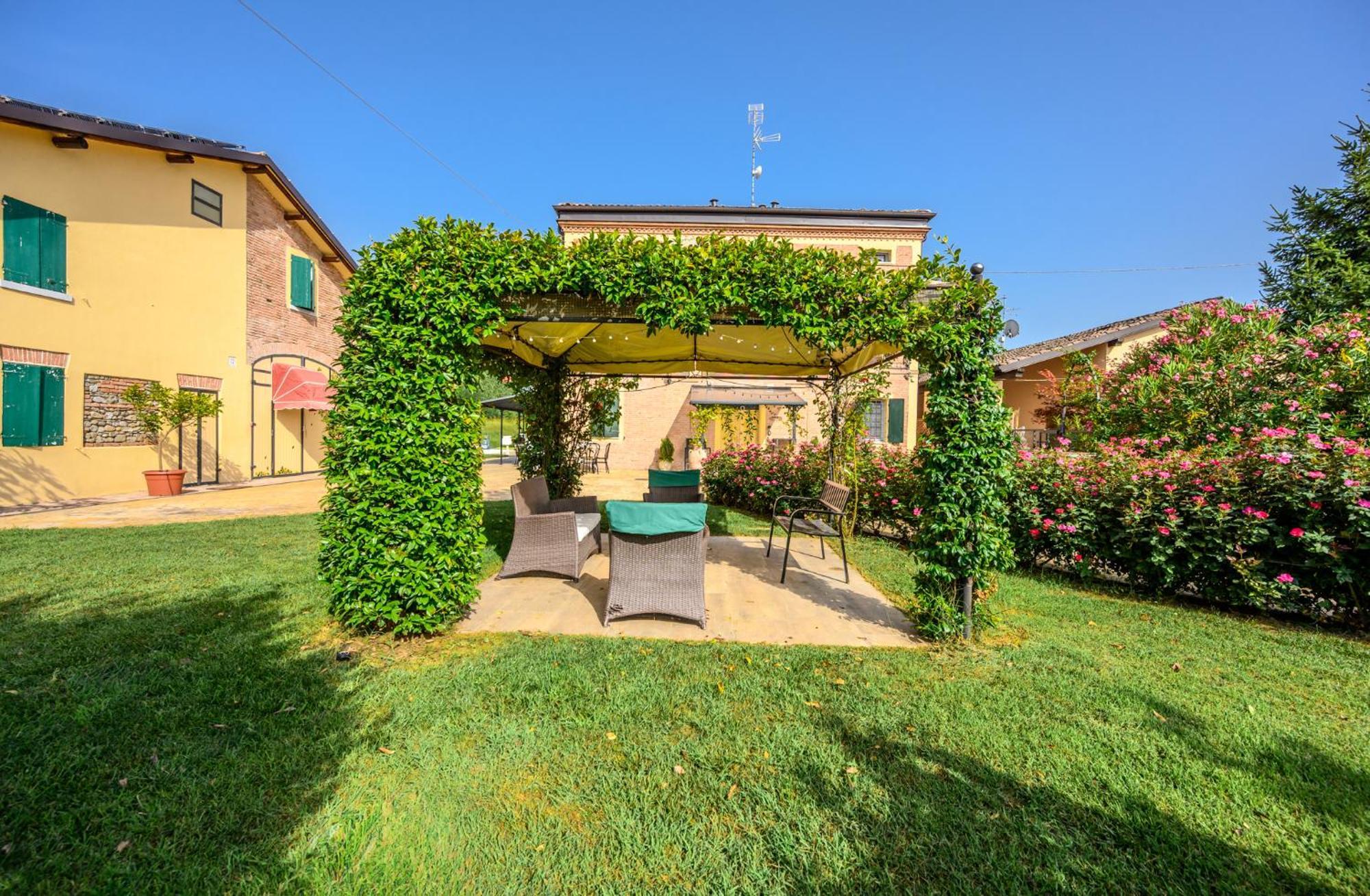 La Casa Di Valeria - Modena Bed and Breakfast Exteriör bild